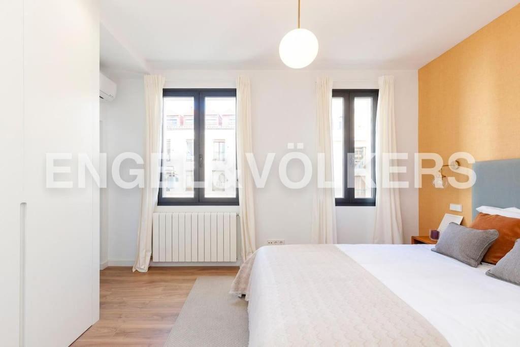 Moderno Apartamento En Pleno Centro マドリード エクステリア 写真