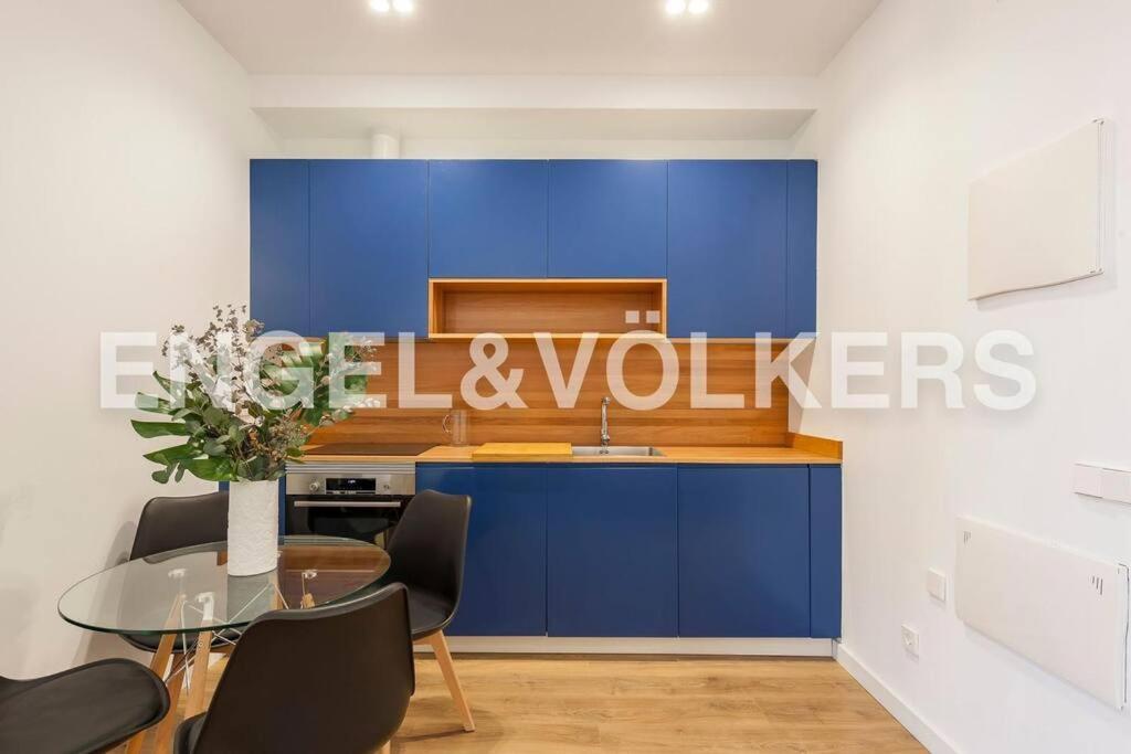 Moderno Apartamento En Pleno Centro マドリード エクステリア 写真