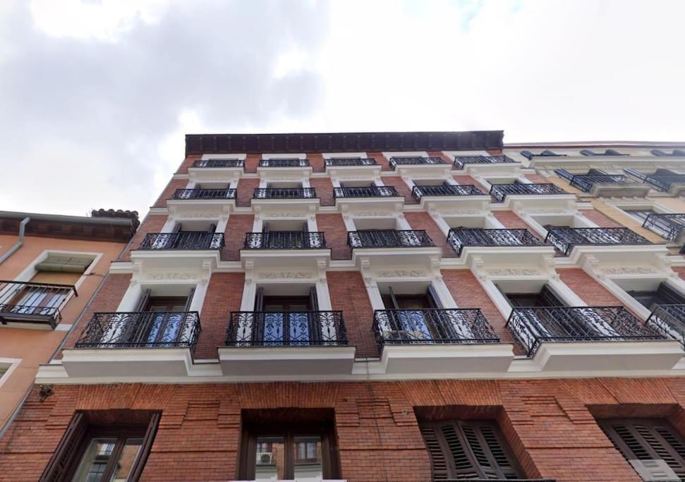 Moderno Apartamento En Pleno Centro マドリード エクステリア 写真
