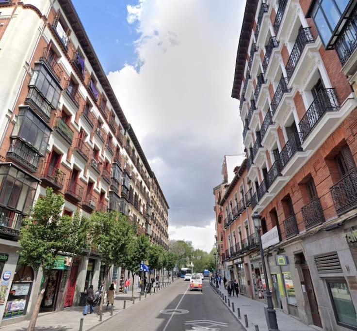 Moderno Apartamento En Pleno Centro マドリード エクステリア 写真