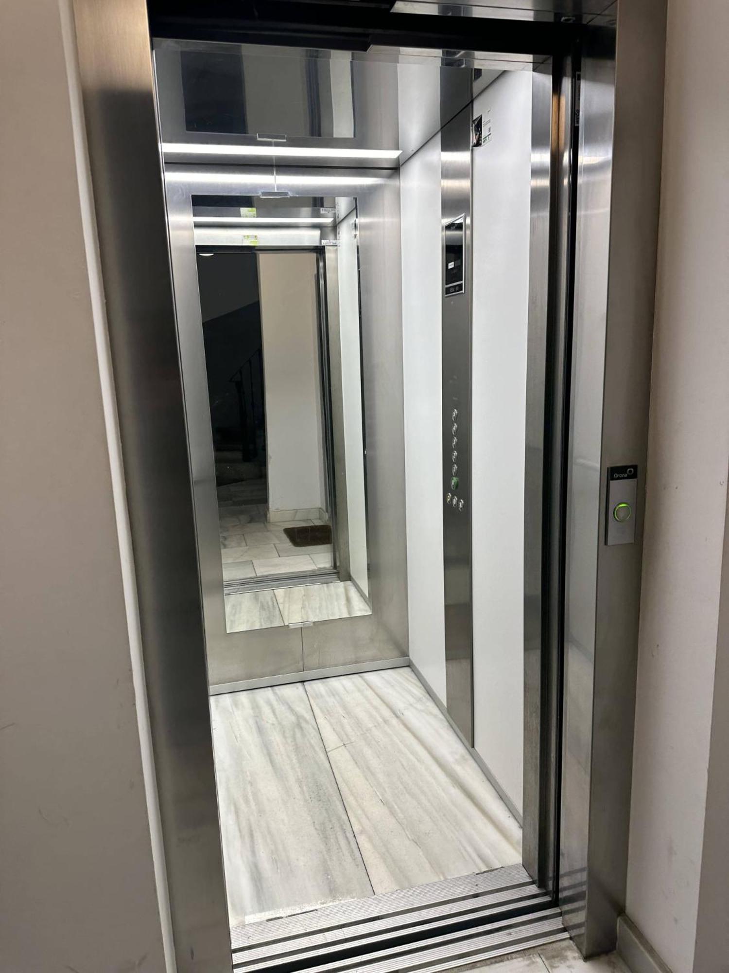 Moderno Apartamento En Pleno Centro マドリード エクステリア 写真