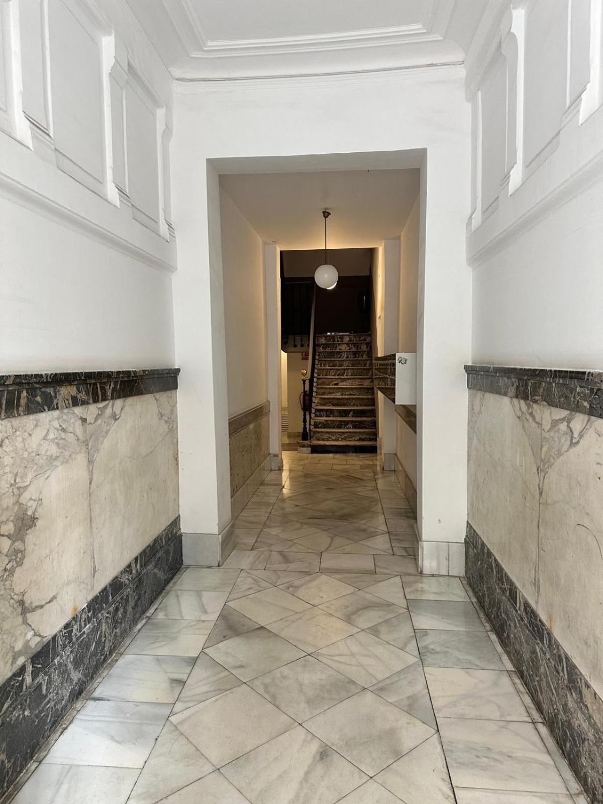 Moderno Apartamento En Pleno Centro マドリード エクステリア 写真