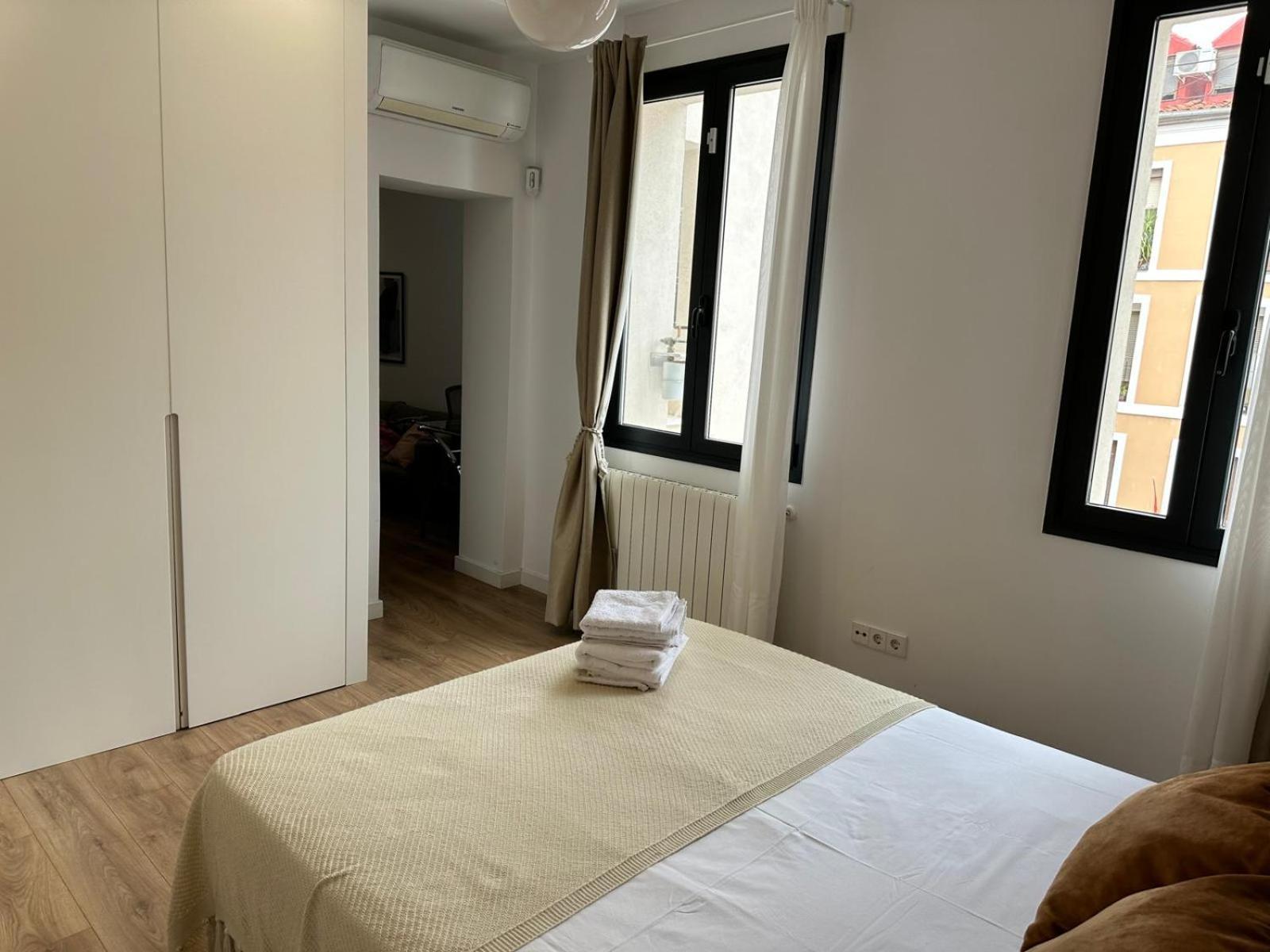 Moderno Apartamento En Pleno Centro マドリード エクステリア 写真