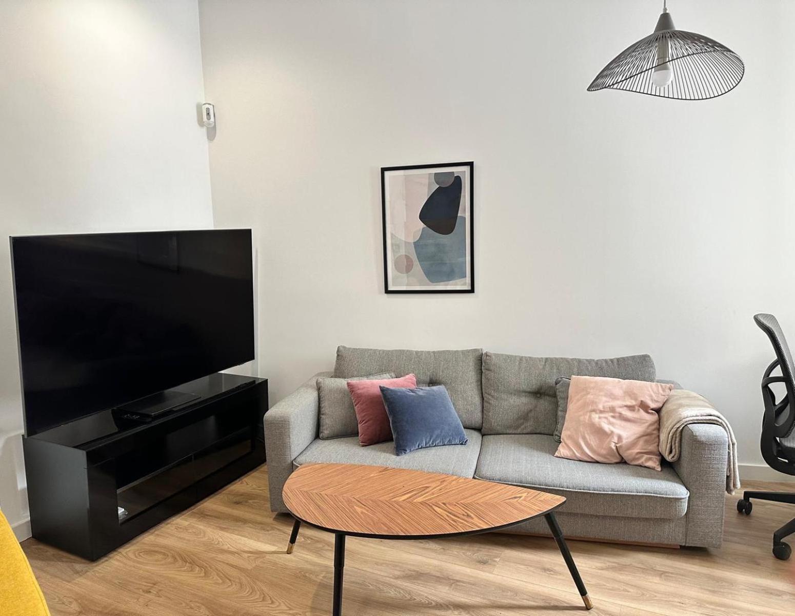 Moderno Apartamento En Pleno Centro マドリード エクステリア 写真